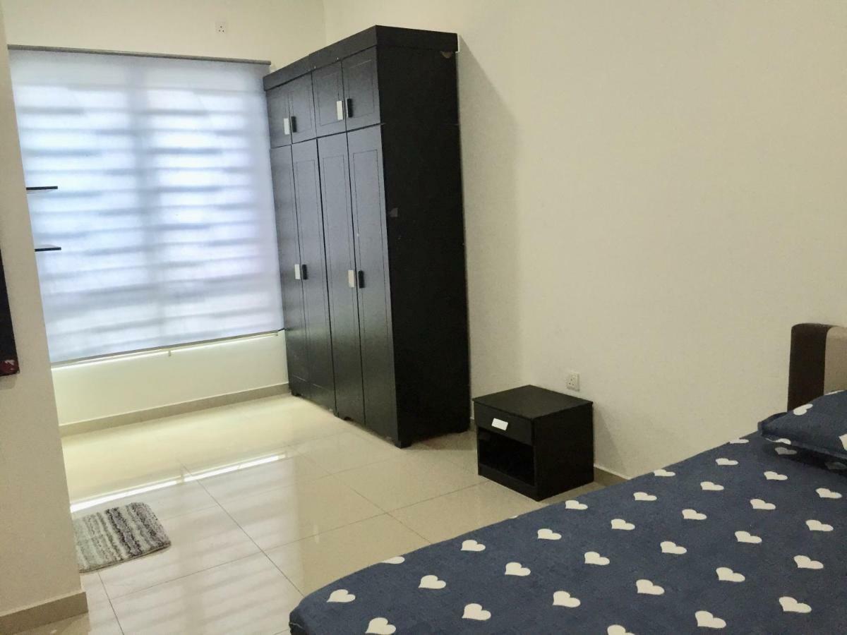 Homestay Dtepian Bayu Bandar Seri Impian Клуанг Екстер'єр фото
